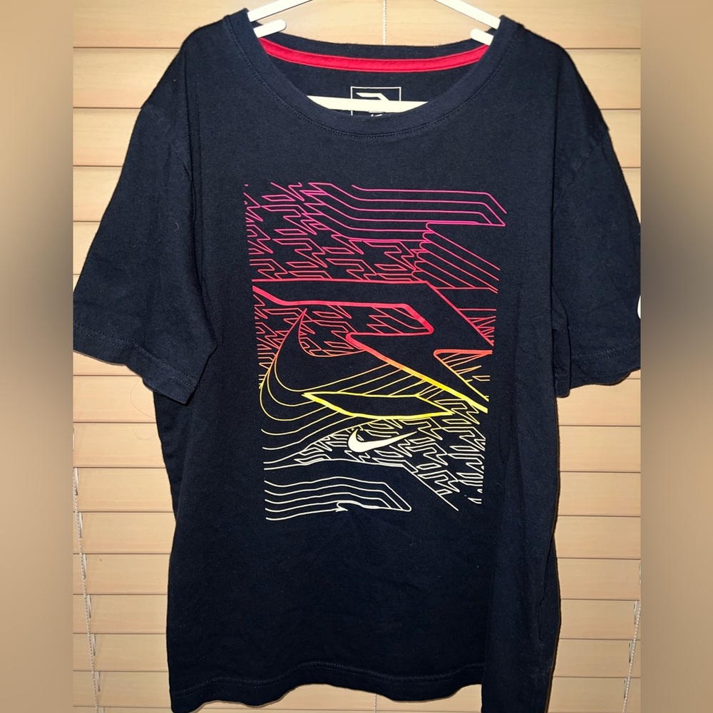 Boys Lg Nike shirt
